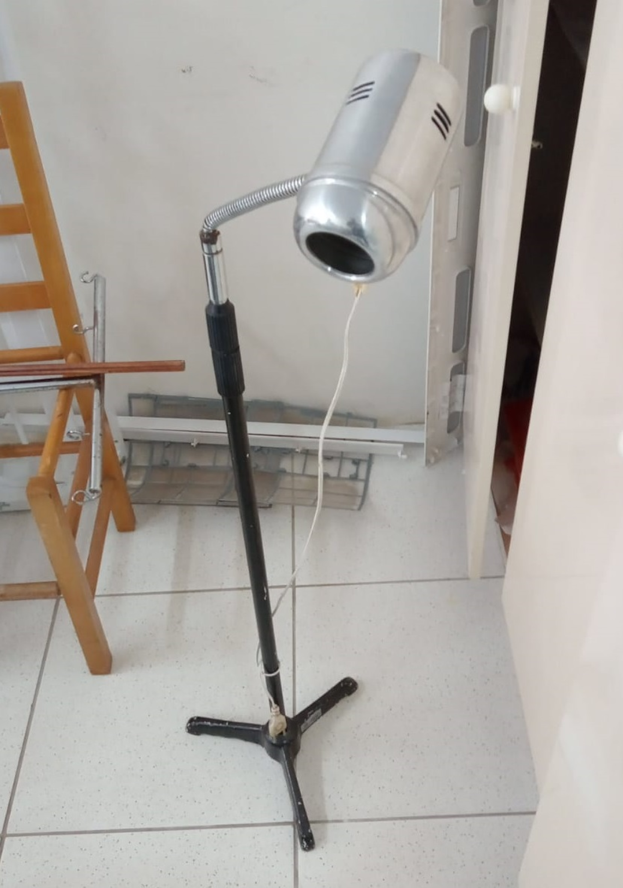 (LOTE 03) Bens móveis e eletrônicos para reciclagem que se encontram