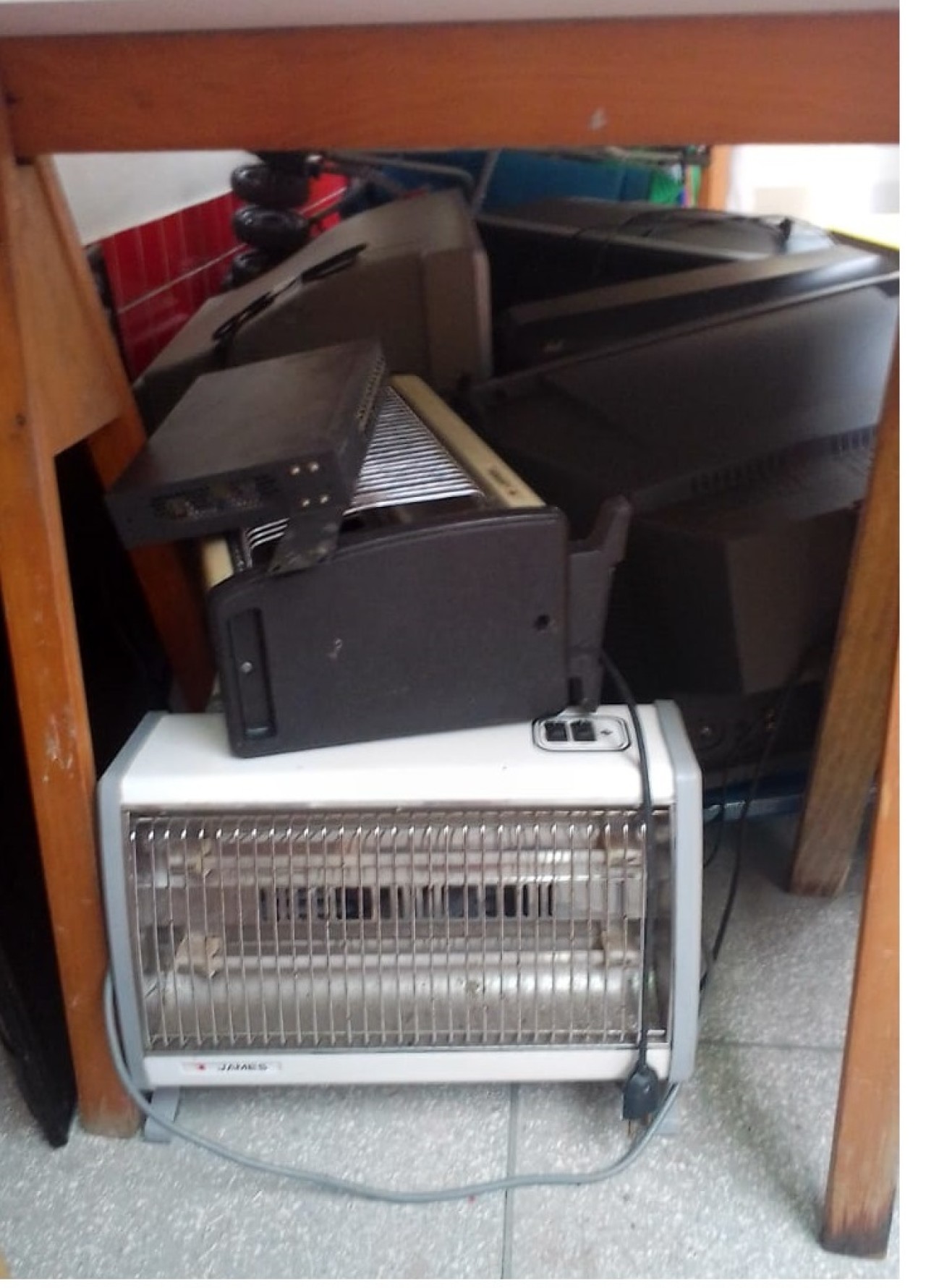(LOTE 07) Bens móveis e eletrônicos para reciclagem