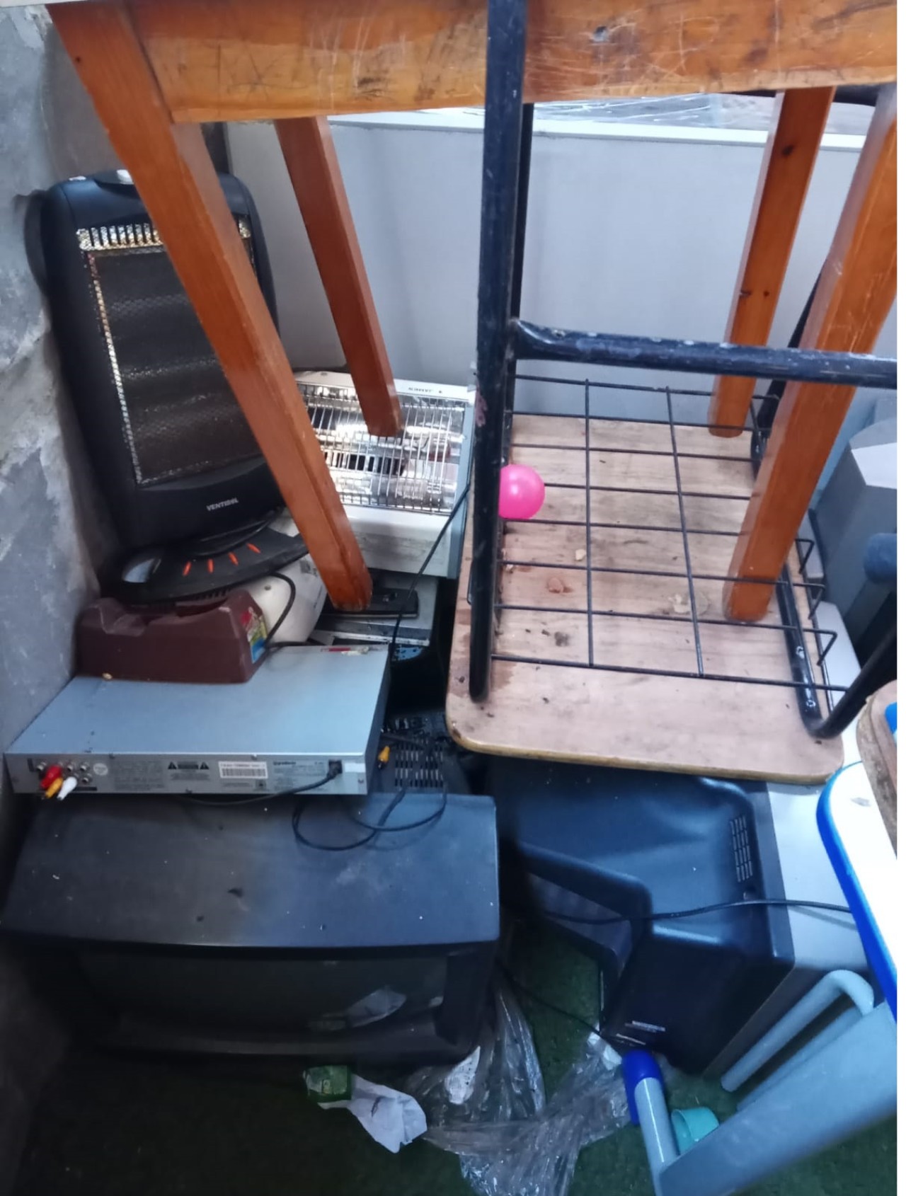(LOTE 08) Bens móveis e eletrônicos para reciclagem
