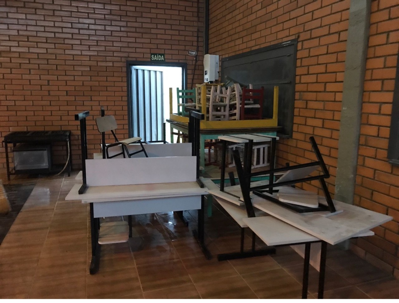 (LOTE 14) Bens móveis e eletrônicos para reciclagem