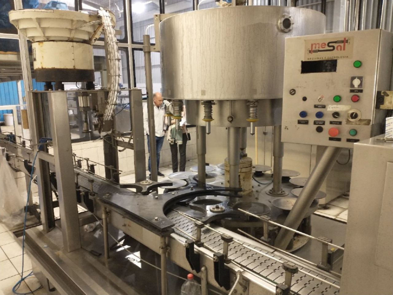 MÁQUINA DE ENVASAR BOMBONAS DE 10L E 20L DE ÁGUA