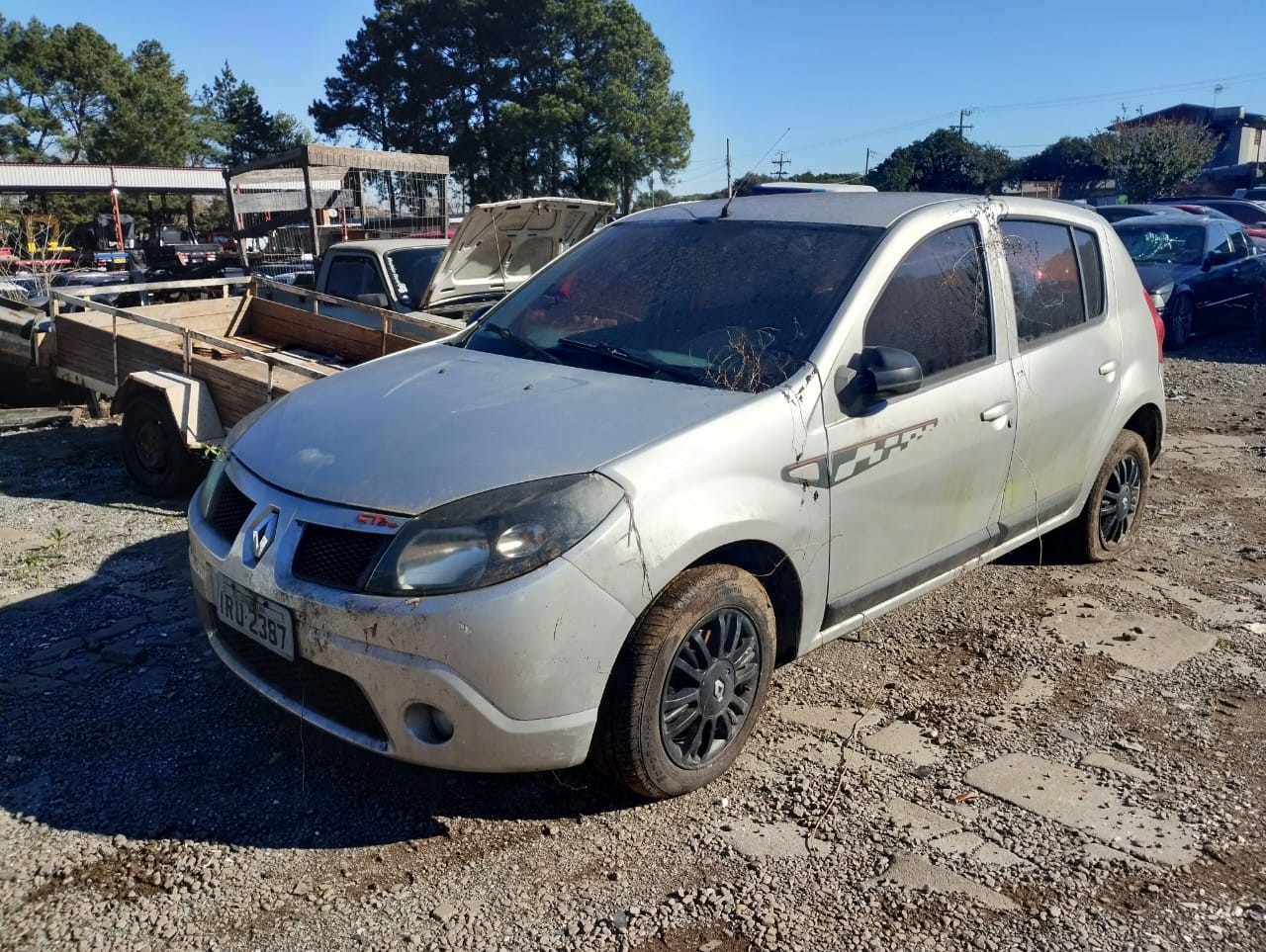 RENAULT SANDERO GTLINE PLACA IRU-2387 ANO/MODELO 2011/2011 E COR PRATA