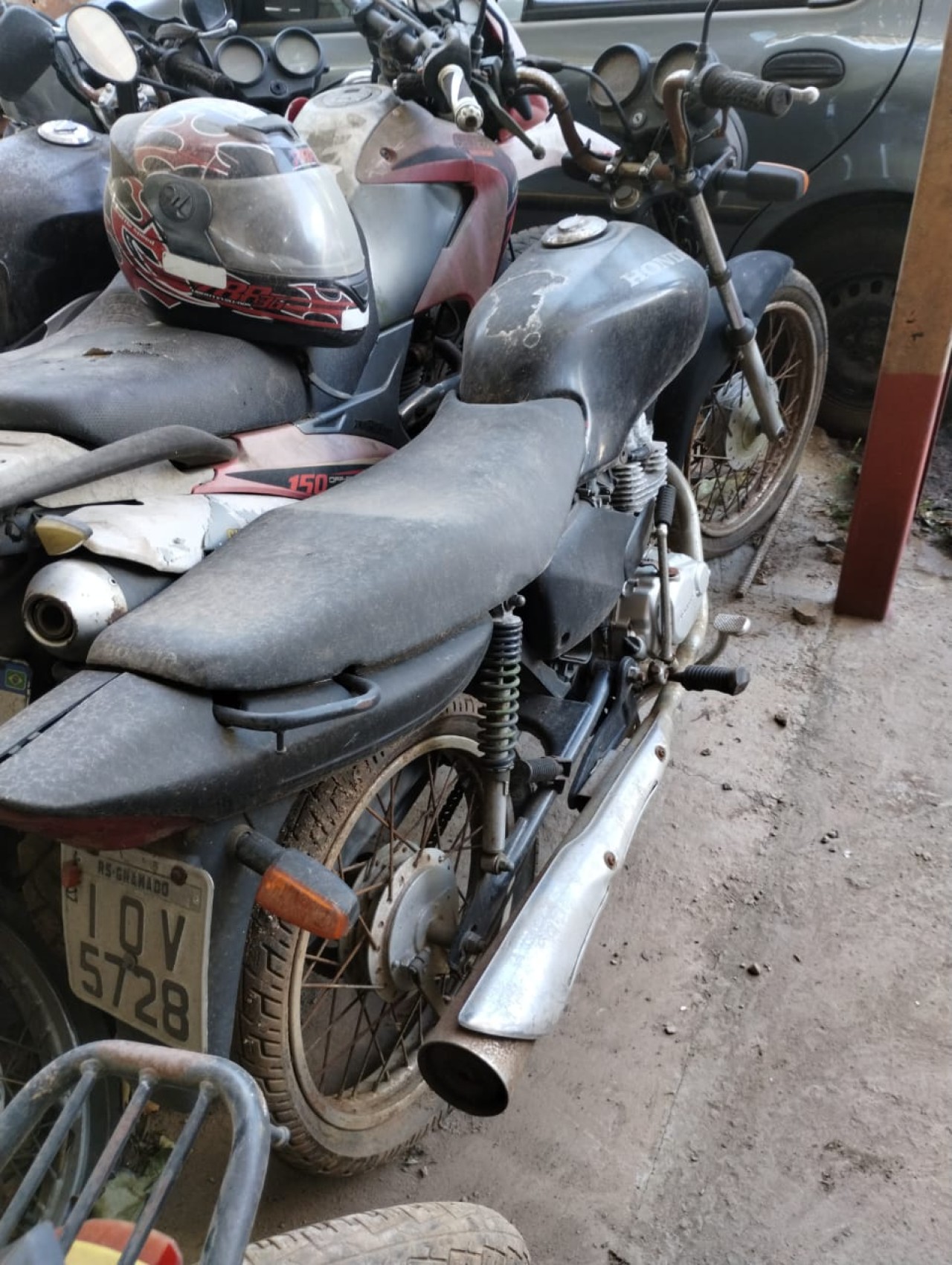 SUCATA DE UMA HONDA CG 125 FAN, PLACA IOV5728, ANO/MODELO 2008/2008