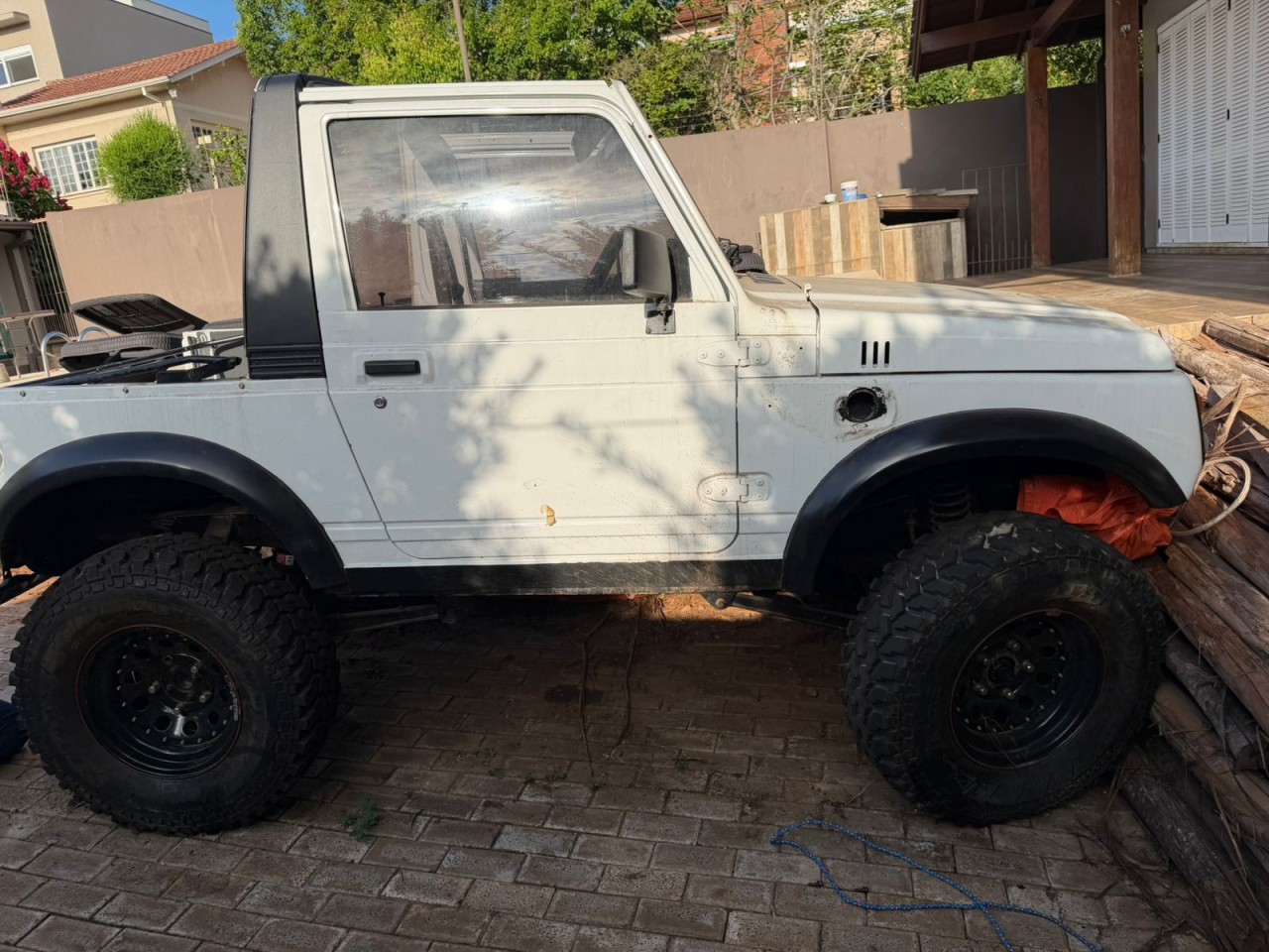 IMP/SUZUKI SAMURAI, PLACA HWB2I72, ANO/MODELO 1997/1998, COR BRANCA