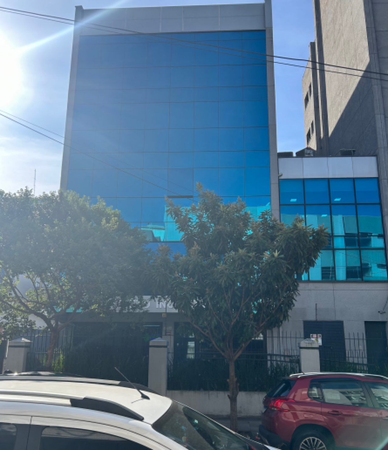 PRÉDIO COMERCIAL COM 7 PAVIMENTOS NO BAIRRO SANTANA EM PORTO ALEGRE/RS
